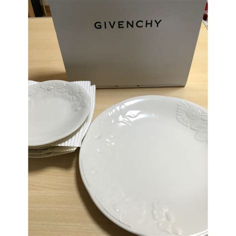 givenchy お 皿|ジバンシィ オフィシャル サイト .